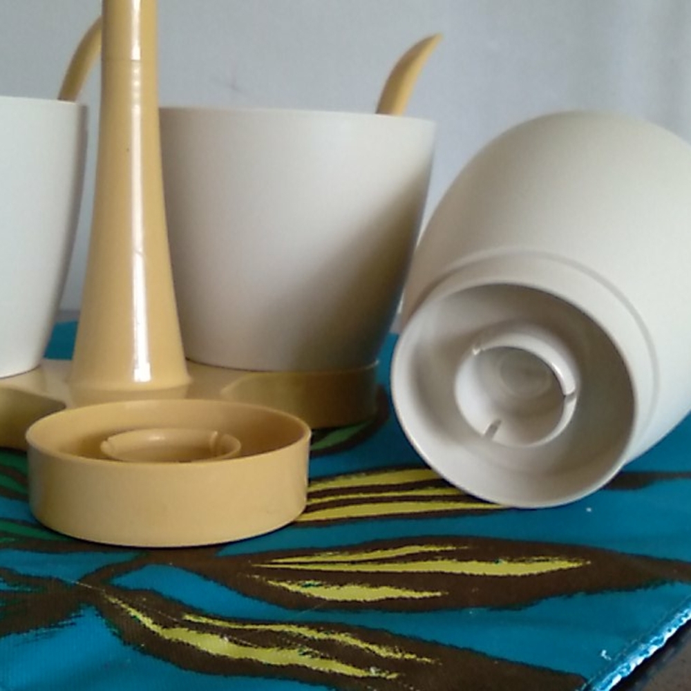 Tupperware condiment set - Picture 3 of 6